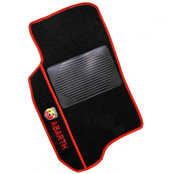 FIAT Grande Punto ABARTH フロアマット(ブラック/レッドパイピング/左ハンドル)