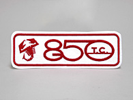 ABARTH 850TCロゴワッペン(ホワイト/レッドロゴ)