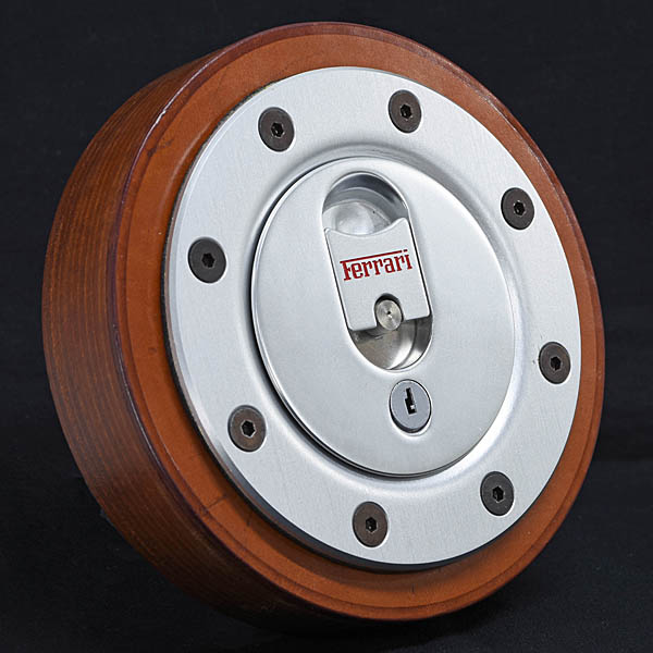 Ferrari F40フューエルキャップオブジェ by Schedoni