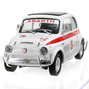 1/43 ABARTH純正ABARTH 595ミニチュアモデル(ホワイト)
