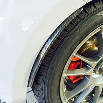 ABARTH 500カーボンリアフェンダーエッジby THREE HUNDRED