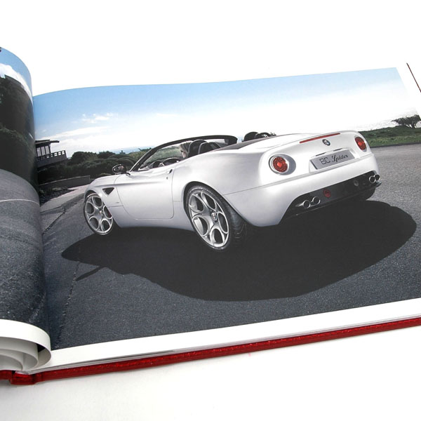 Alfa Romeo 8C Spider Sales Brochure