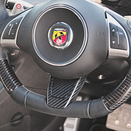 ABARTH 500 カーボンステアリングスポークカバーby THREE HUNDRED