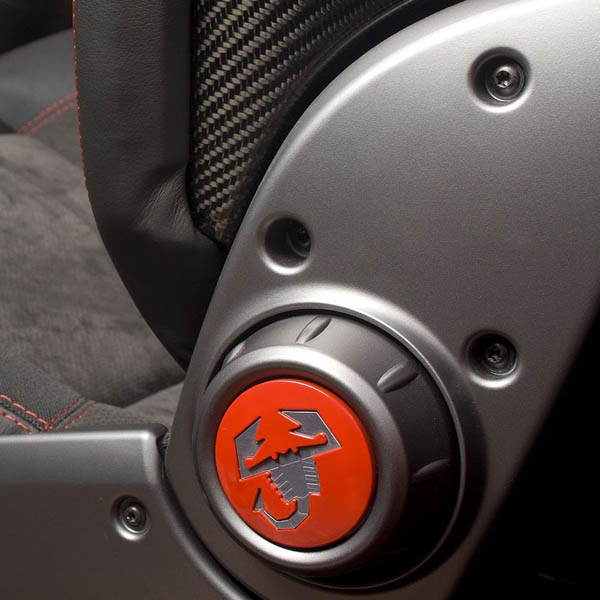 ABARTH 695 TRIBUTO Ferrari Seat Dial Emblem<br><font size=-1 color=red>05/20到着</font>