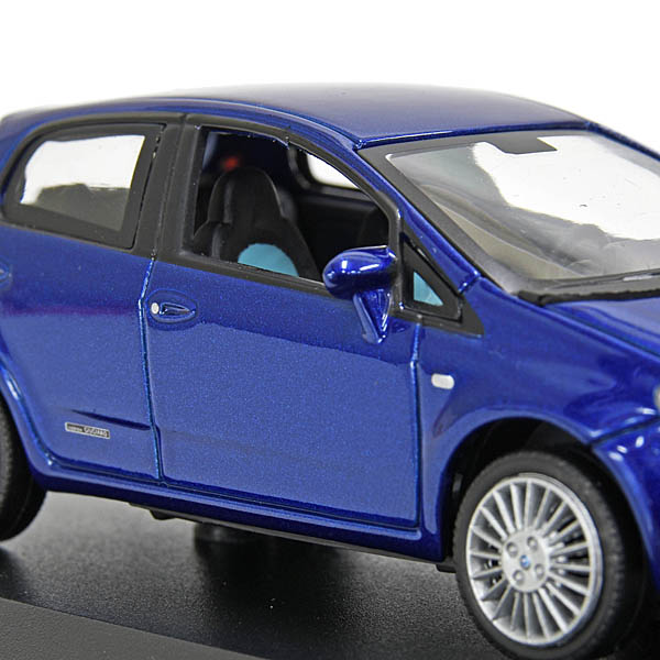 1/43 FIAT Grande Punto 5 Door Miniature Model