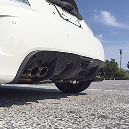 ABARTH 500ディフューザー用カーボンフィンby THREE HUNDRED