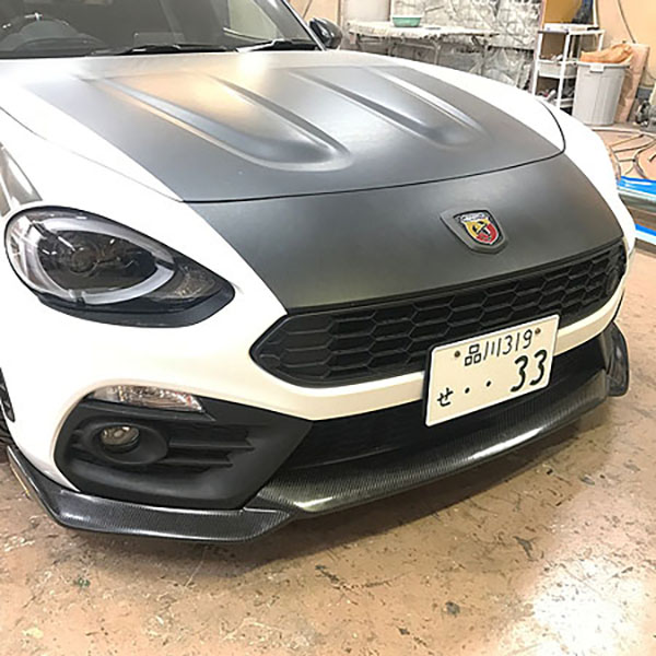 ABARTH 124 spiderカーボンフロントリップスポイラーby THREE HUNDRED
