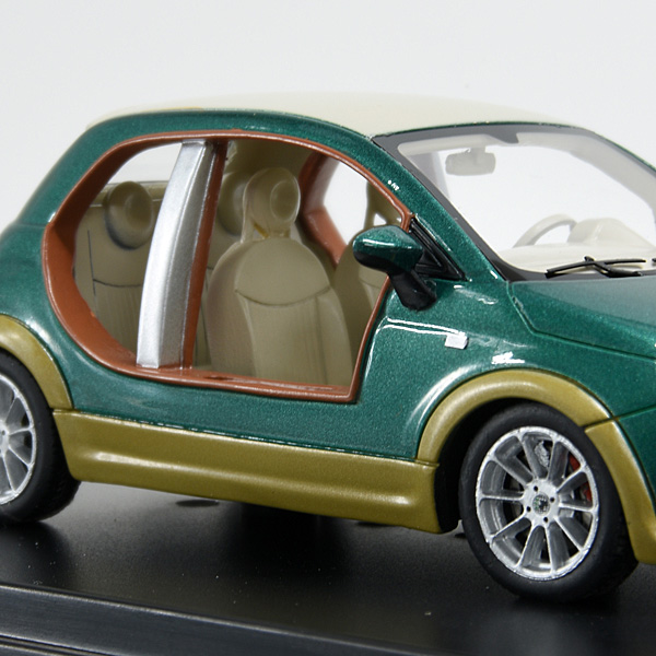 1/43 FIAT 500 Castagna EV Miniature Model