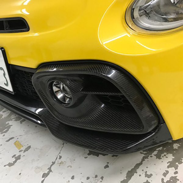 ABARTH 595(シリーズ4)カーボンフォグライトカバー by THREE HUNDRED