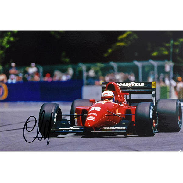 Scuderia Ferrari Nicola Lariniサイン入りフォト 1992