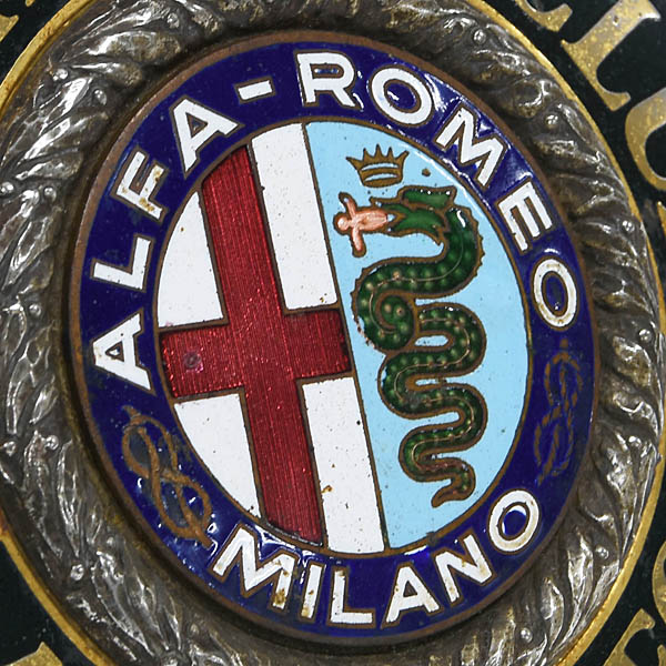 Alfa Romeo Trophaeum Club Grill Emblem