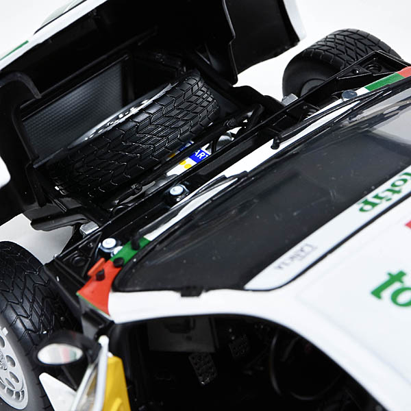 1/18 LANCIA RALLY 037 Miniature Model