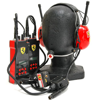 Scuderia Ferrariティーム使用ヘッドセット&無線機(2台)セット