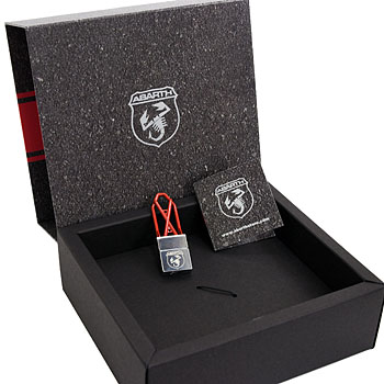 ABARTH Bipost USB Memori Stick(8GB)