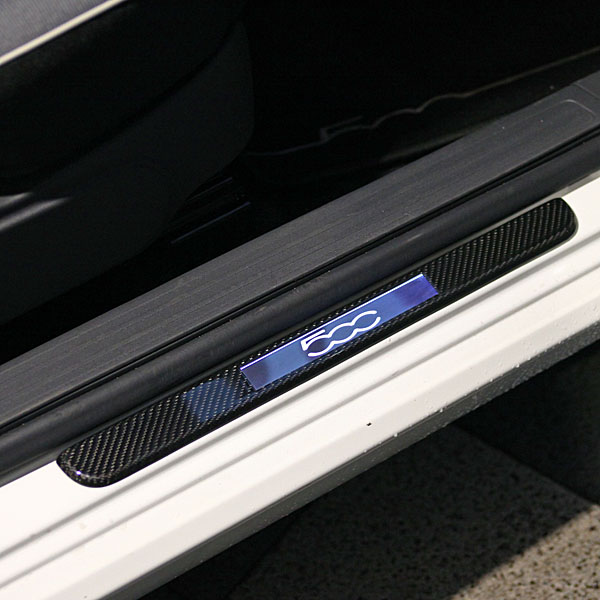 FIAT 500 Carbon Door Step Guard(500 Logo Illumination)