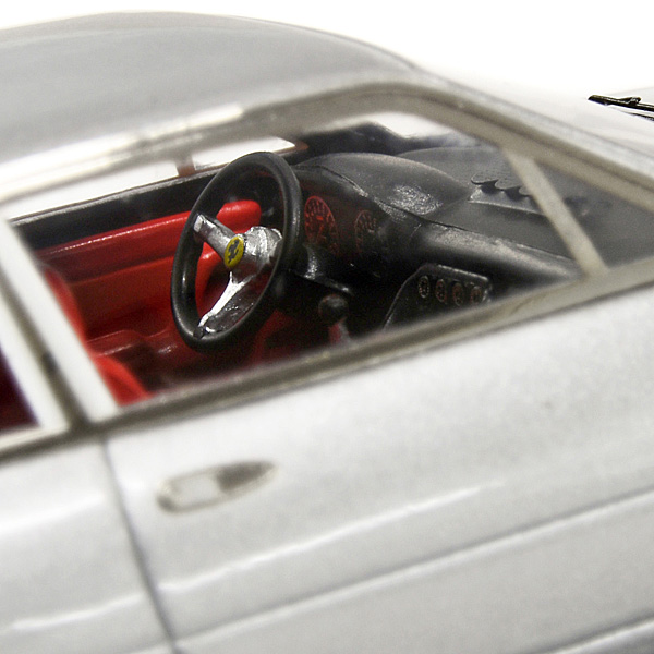 1/43 Ferrari 365 GT4 2+2 Miniature Model(Silver)