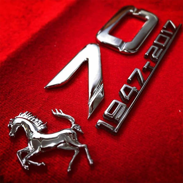 Ferrari純正創立70周年記念サイドエンブレム