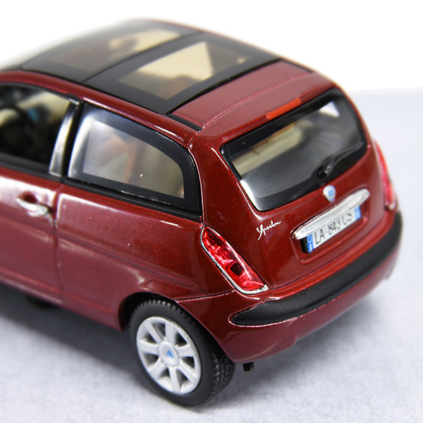 1/43 LANCIA Ypsilon 2 Miniature Model