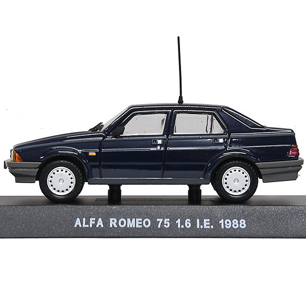 1/43 Alfa Romeo 75 1.6 IE Miniature Model