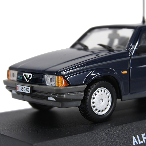 1/43 Alfa Romeo 75 1.6 IE Miniature Model