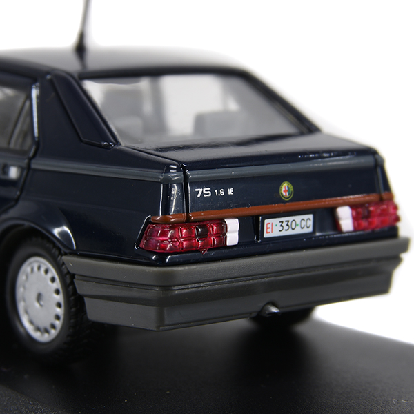 1/43 Alfa Romeo 75 1.6 IE Miniature Model