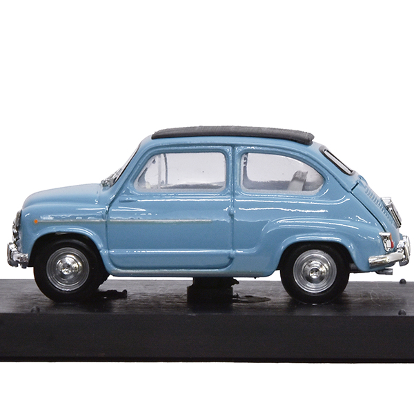 1/43 FIAT 600D Closed Cabriolet Miniature Model(Blue)