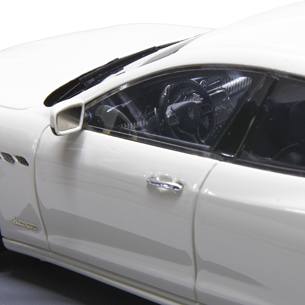 1/43 MASERATI Genuine Quattroporte Gransport 2017 Miniature Model (Bianco Alpi) By BBR