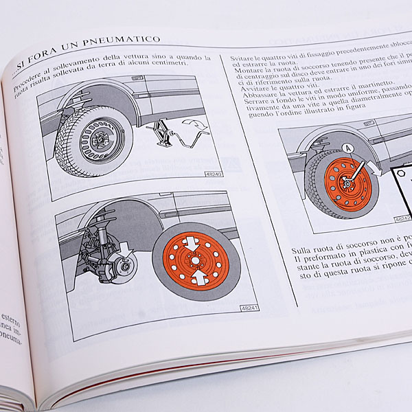 LANCIA Genuine Thema Owner's Manual (Italian)