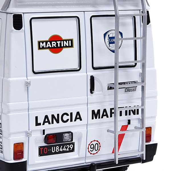 ixo 1/18 フィアット　マルティーニ レーシングチームアシスタンス IXO 1/18 - FIAT 242 Martini Rally Team Assistance - 1986