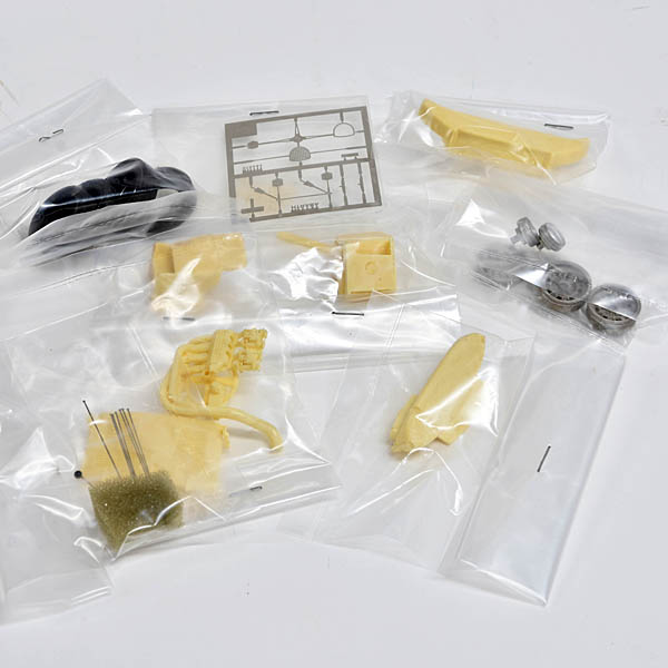 1/24 ABARTH1000 TCR�쥸����Ω���å�