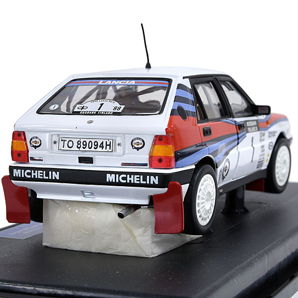 1/18 LANCIA Delta HF Integrale 8V 1000 Lakes Rally 1988 No.1 Miniature Models